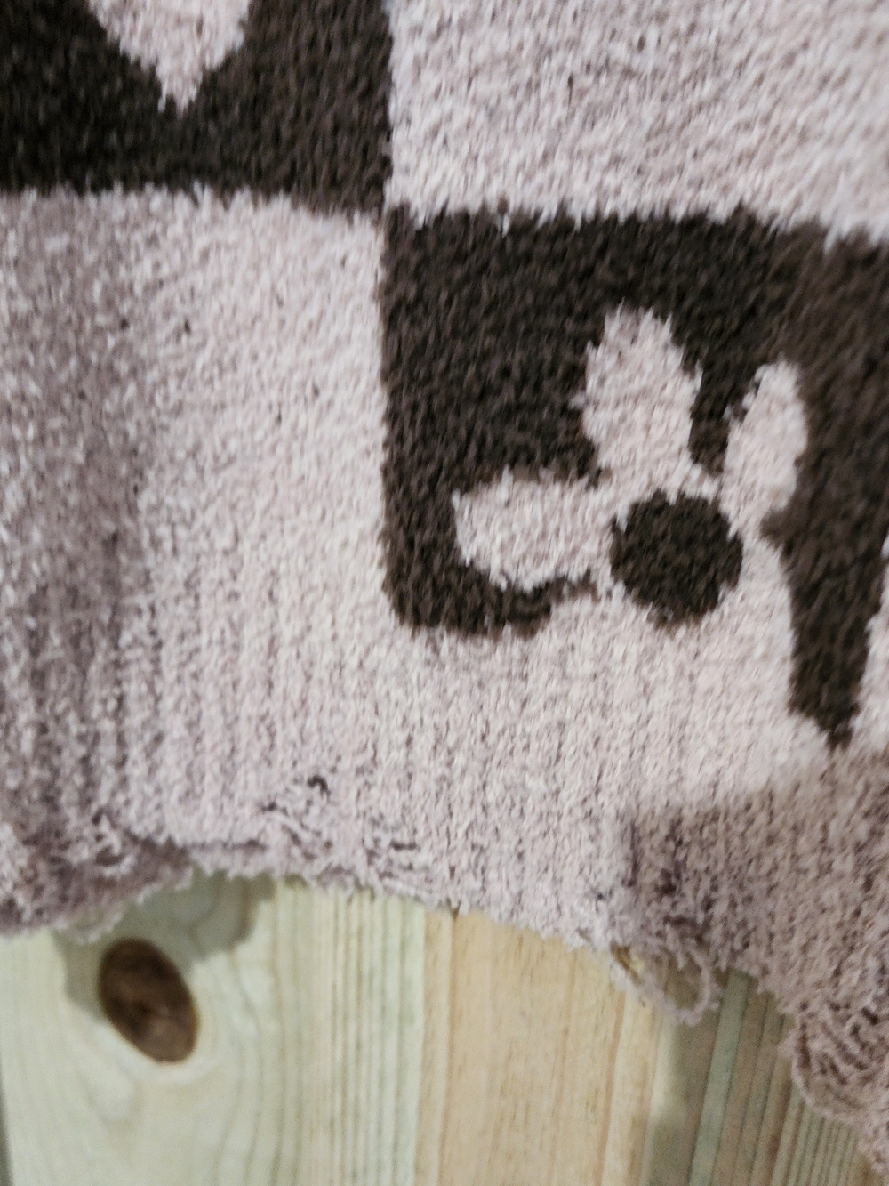POL Checkerboard Heart & Flower V-Neck Sweater - Picture 5 of 10